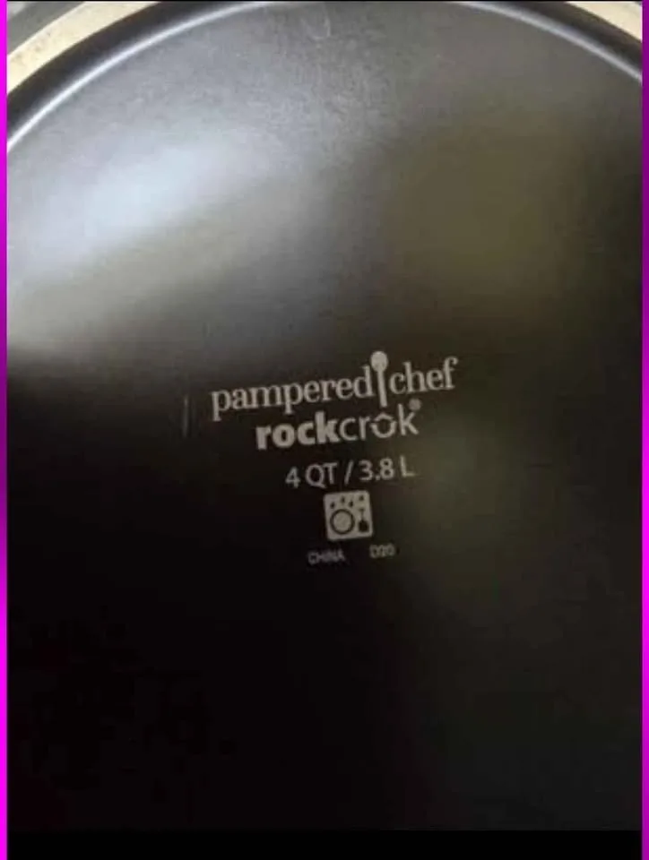 Pampered Chef 4 Quart Dutch Oven with Lid image indicator(2)