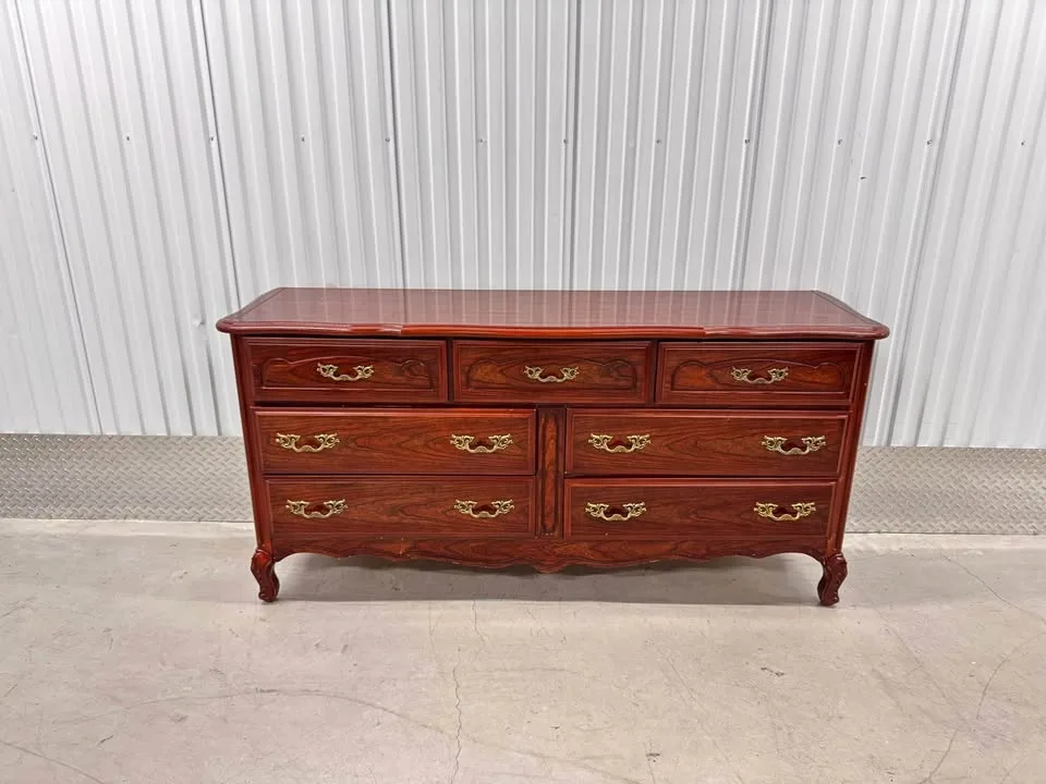 Vintage Solid Wood 7 Drawer Dresser (DELIVERY AVAILABLE)