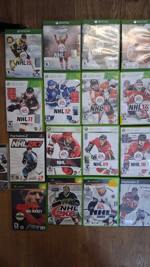 Lot of 17 NHL video games