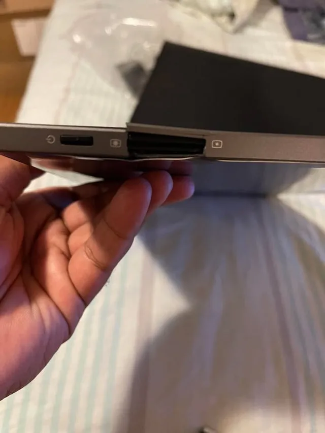 ASUS ZENSCREEN MB168B FULL HD PORTABLE MONITOR W/ DENT image indicator(3)