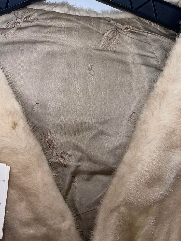 PEARL MINK STOLE - photo 2