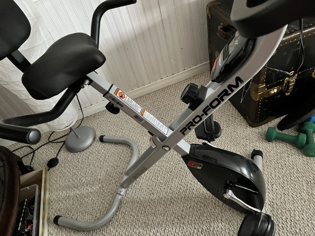Exercise bike/desk - photo 4