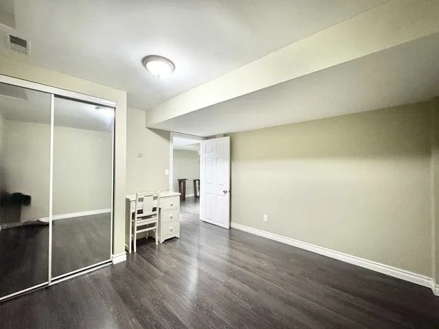 ✨ For Rent – 1 Bed + 1 Bath Basement Apartment ✨ image indicator(7)