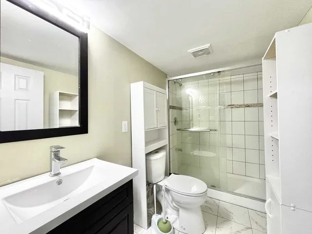 ✨ For Rent – 1 Bed + 1 Bath Basement Apartment ✨ image indicator(9)