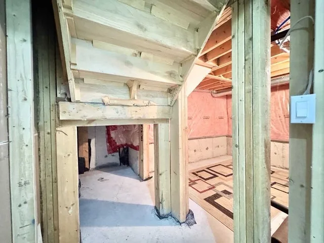 ✨ For Rent – 1 Bed + 1 Bath Basement Apartment ✨ image indicator(10)