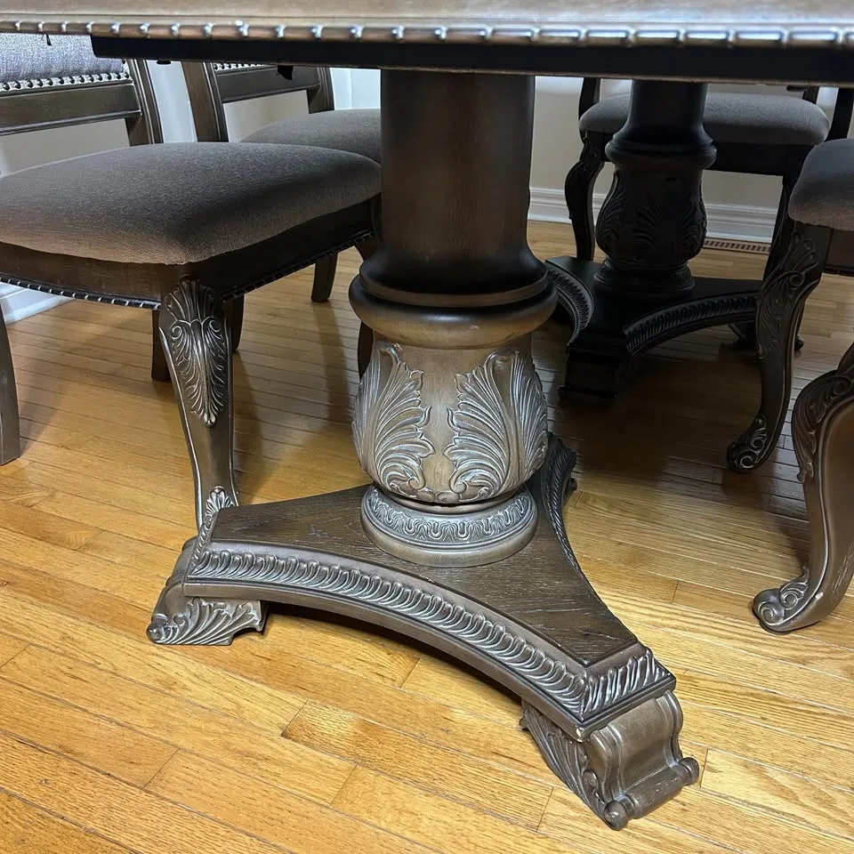 Ashley Charmond Dining Table And 8 Chairs image indicator(6)