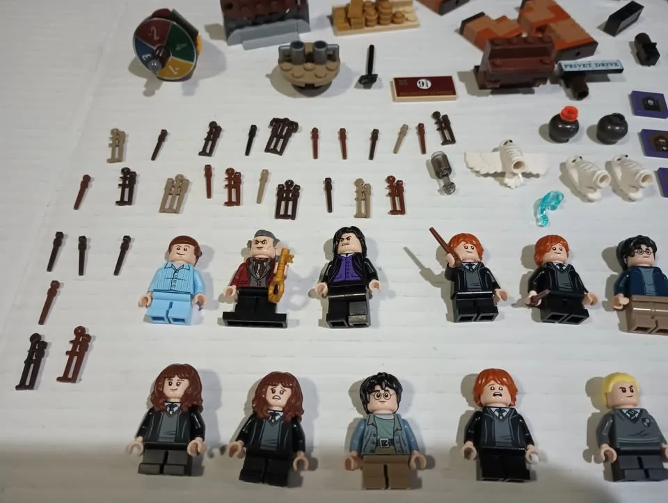 Lot of 20 Minifigs and Mini Builds Lego Harry Potter image indicator(2)