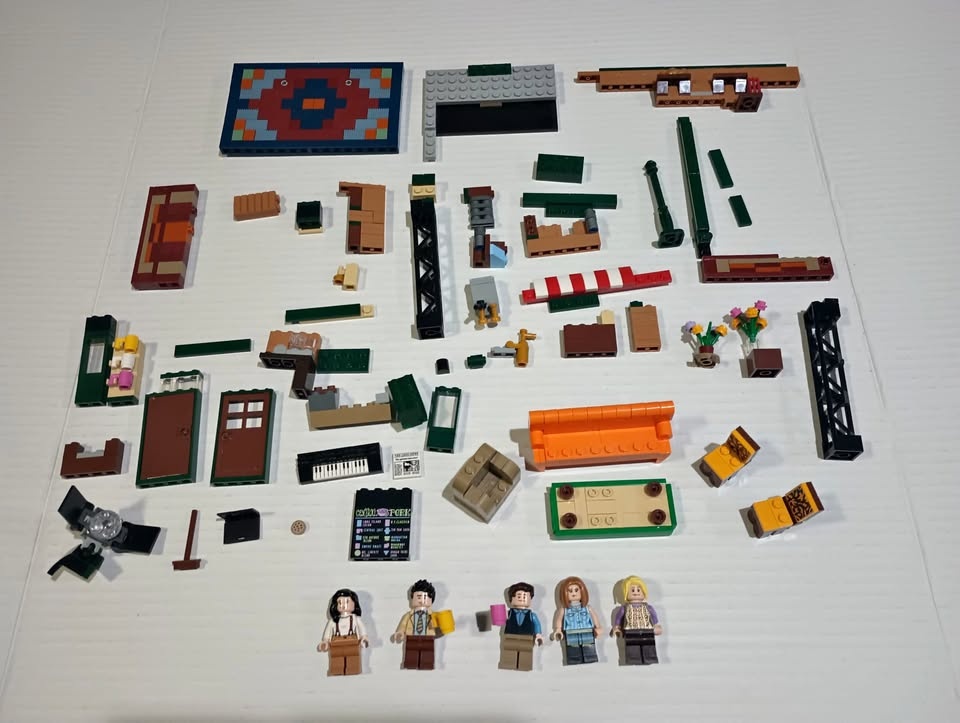 Lot of Lego Friends TV Series Central Perk Minifigs
