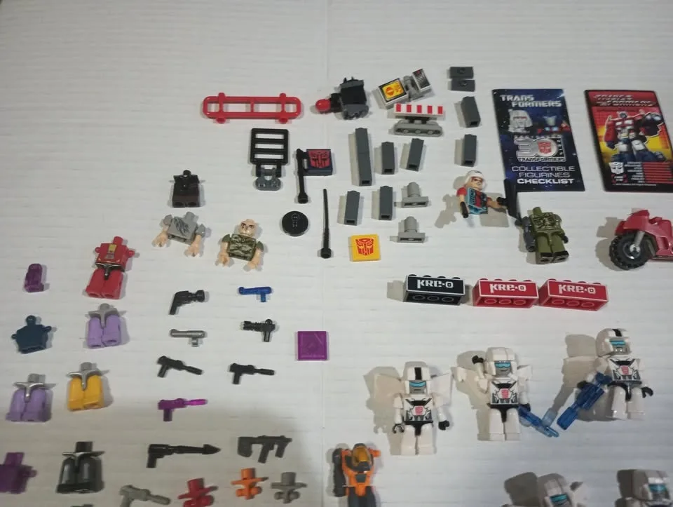 Kre-O Transformers and GI-Joe Figures Micro Changers image indicator(3)