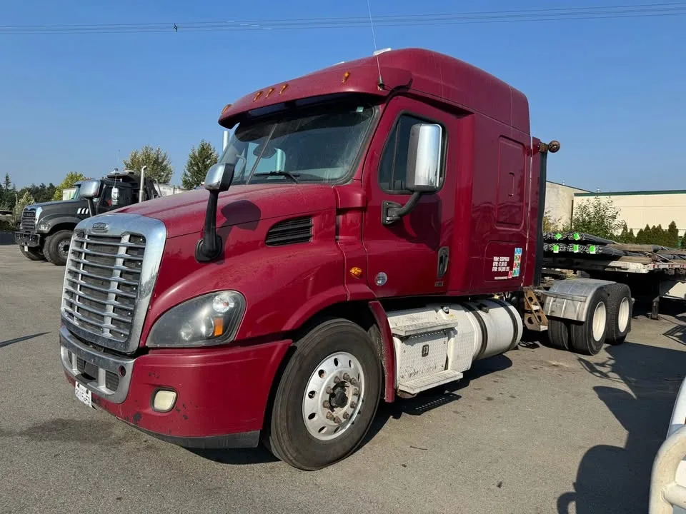 2015 freightliner cascadia image indicator(2)