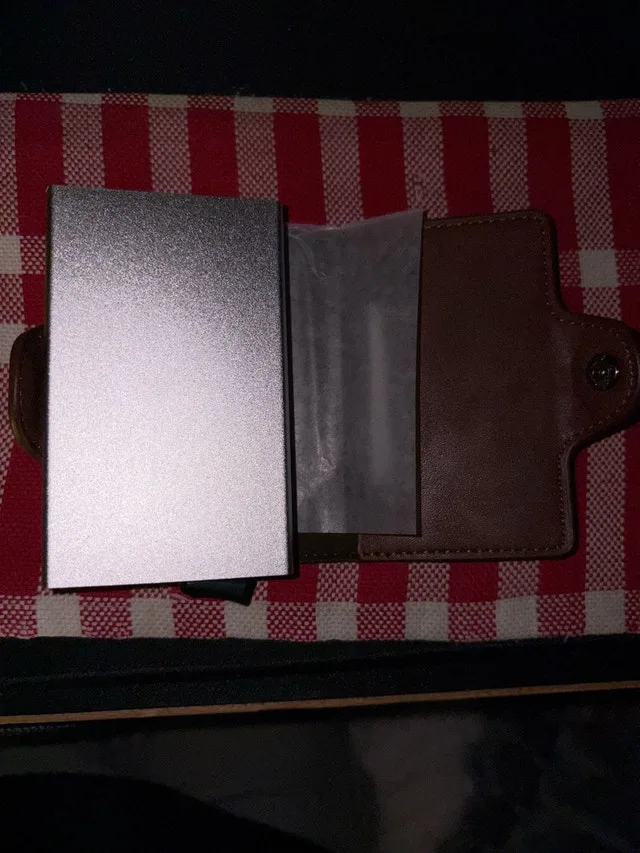 Brown Wallet image indicator(2)