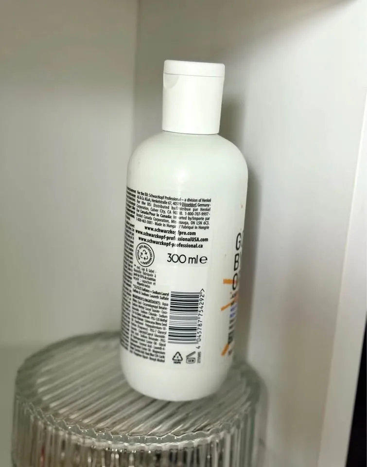 Schwarzkopf Goodbye Orange Neutralizing Shampoo 300ml image indicator(2)