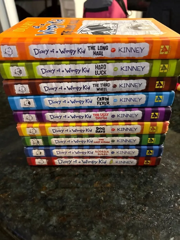 Diary of a Wimpy Kid Hardcover (9 books) image indicator(2)