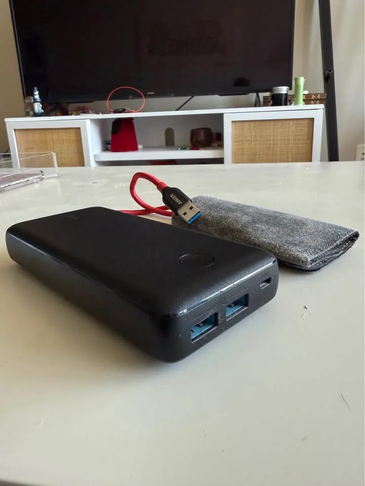 Anker Power Bank 20000mAh – Black + Anker Cable image indicator(2)