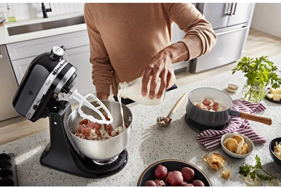 Brand new KitchenAid Classic Mixer, Onyx Black image indicator(5)