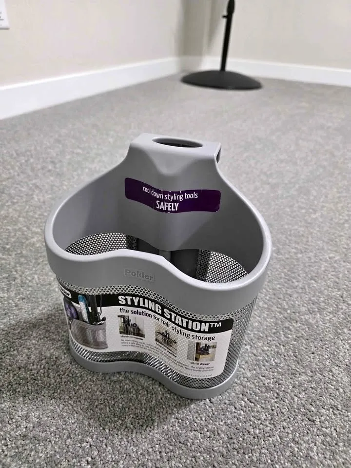 Poulder Hair Styling station