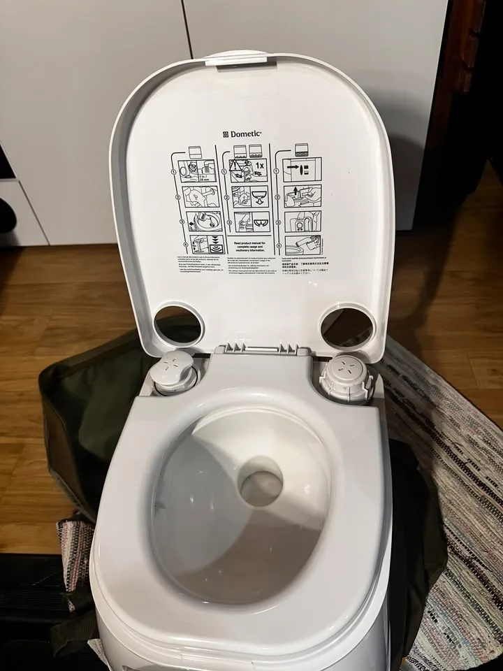 Dometic Portable Toilet – Used Once – Excellent Condition image indicator(2)