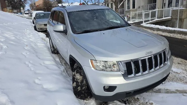 2011 Jeep Grand Cherokee image indicator(2)