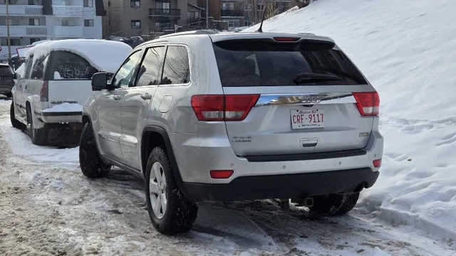 2011 Jeep Grand Cherokee image indicator(3)