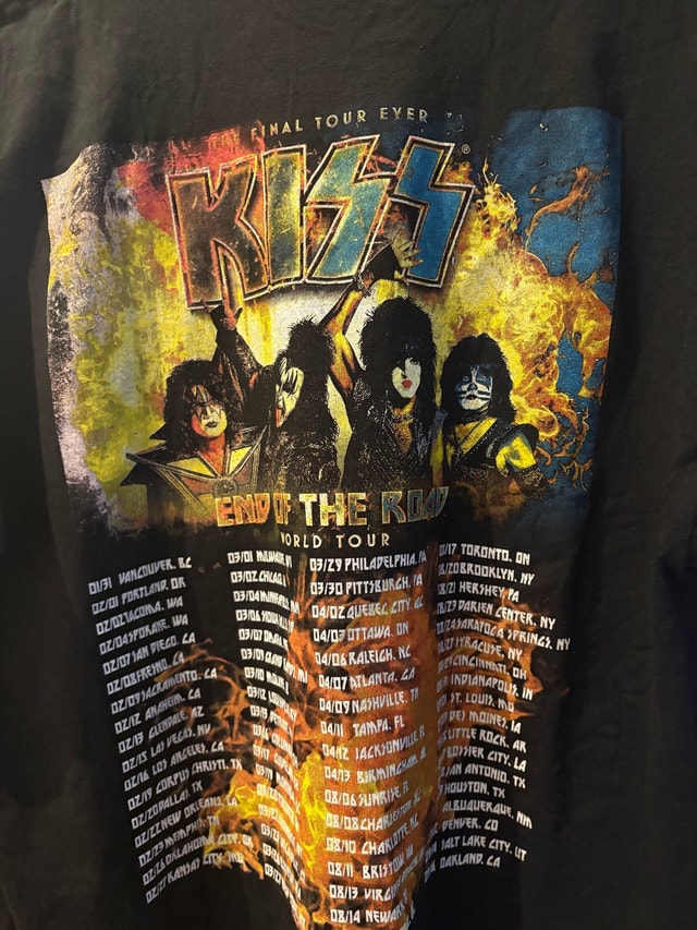 Kiss End of the Road Concert T-Shirt- New never worn - photo 4