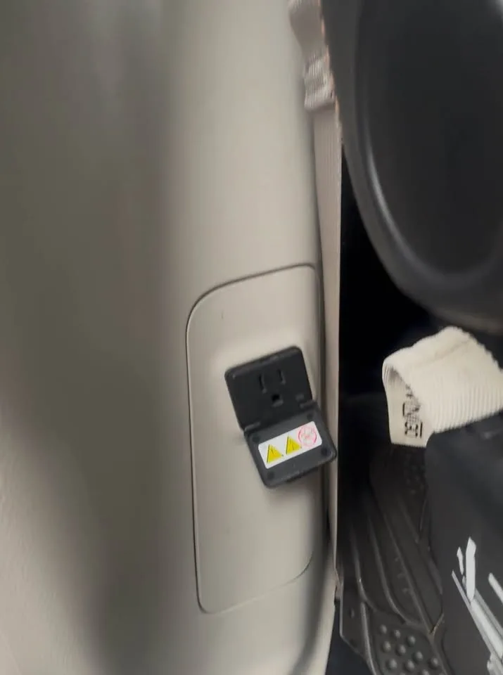 2017 Chrysler Pacifica Touring L image indicator(9)