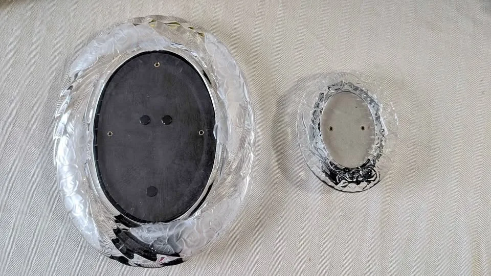 Vintage Decorative Oval Glass Frames – Set of 2