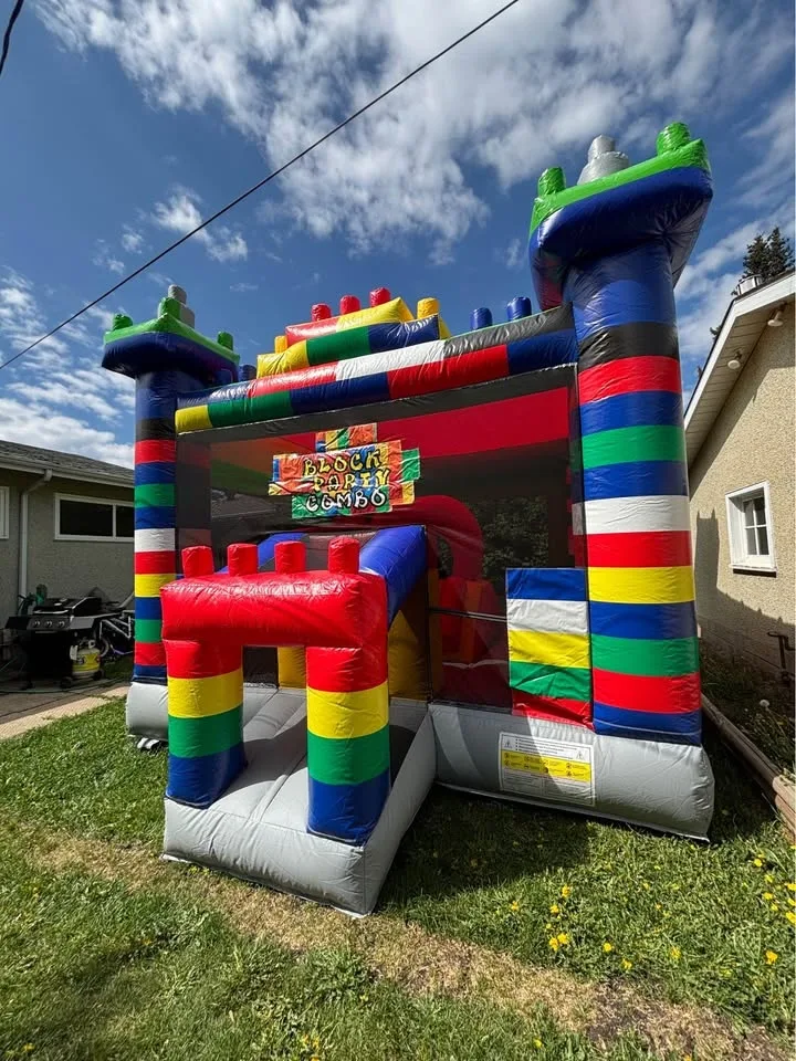 Inflatable Waterslides and Bouncy castles for sell image indicator(3)