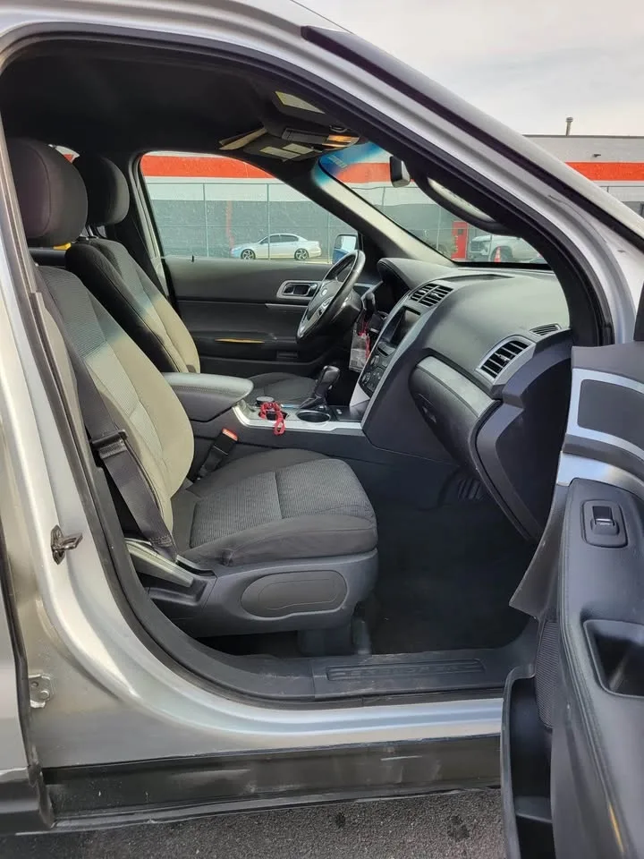 2012 Ford Explorer · XLT Sport SUV 4D image indicator(5)