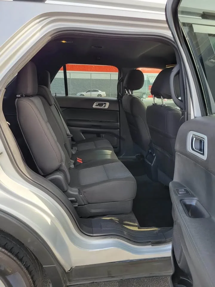 2012 Ford Explorer · XLT Sport SUV 4D image indicator(6)