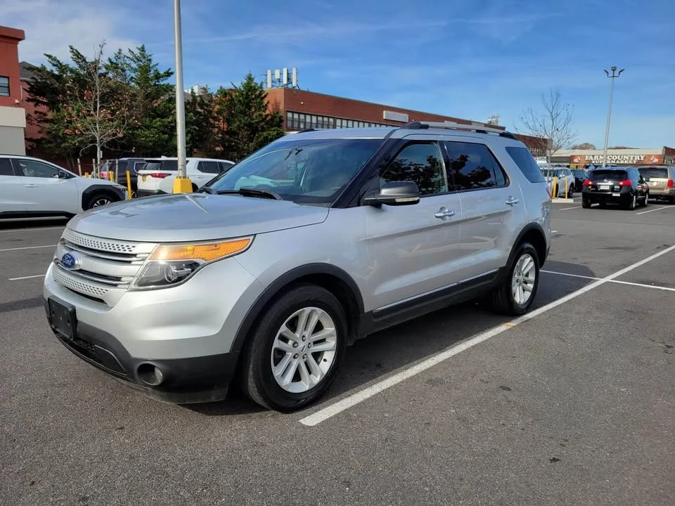 2012 Ford Explorer · XLT Sport SUV 4D image indicator(10)