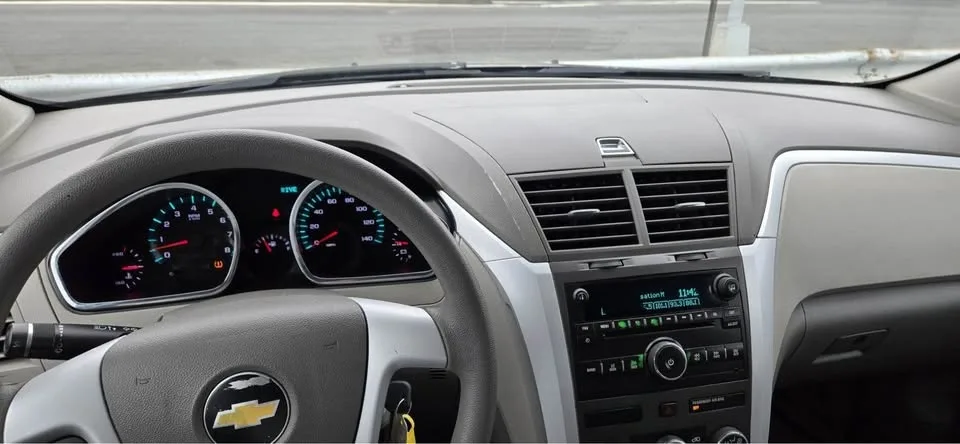 2011 Chevrolet Traverse · LS Sport Utility 4D image indicator(3)