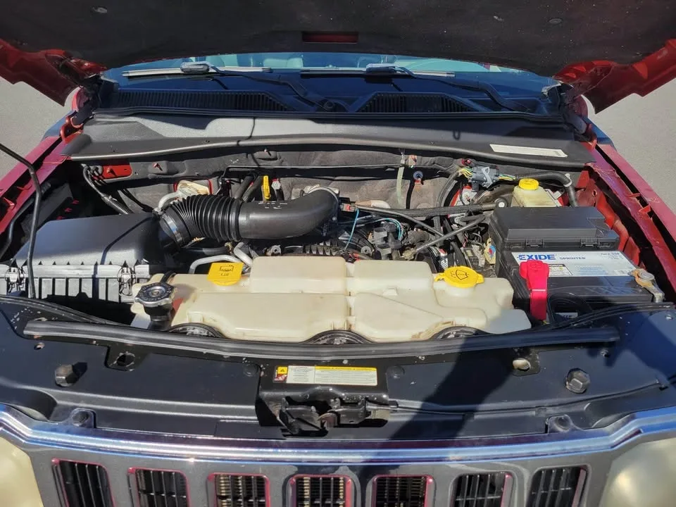 2008 Jeep Liberty · Limited Sport Utility 4D image indicator(2)