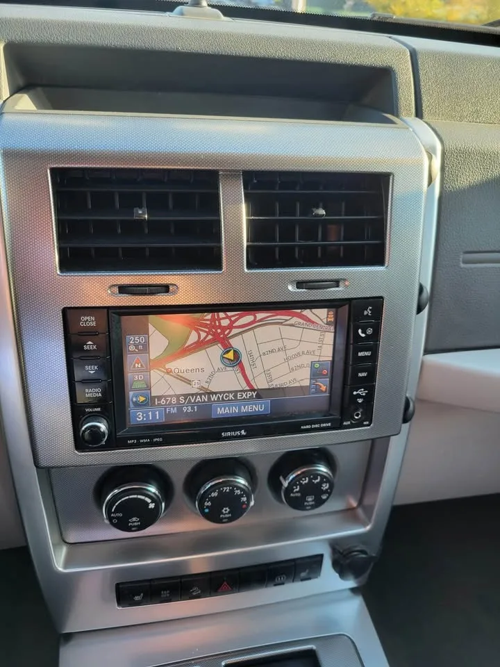 2008 Jeep Liberty · Limited Sport Utility 4D image indicator(3)