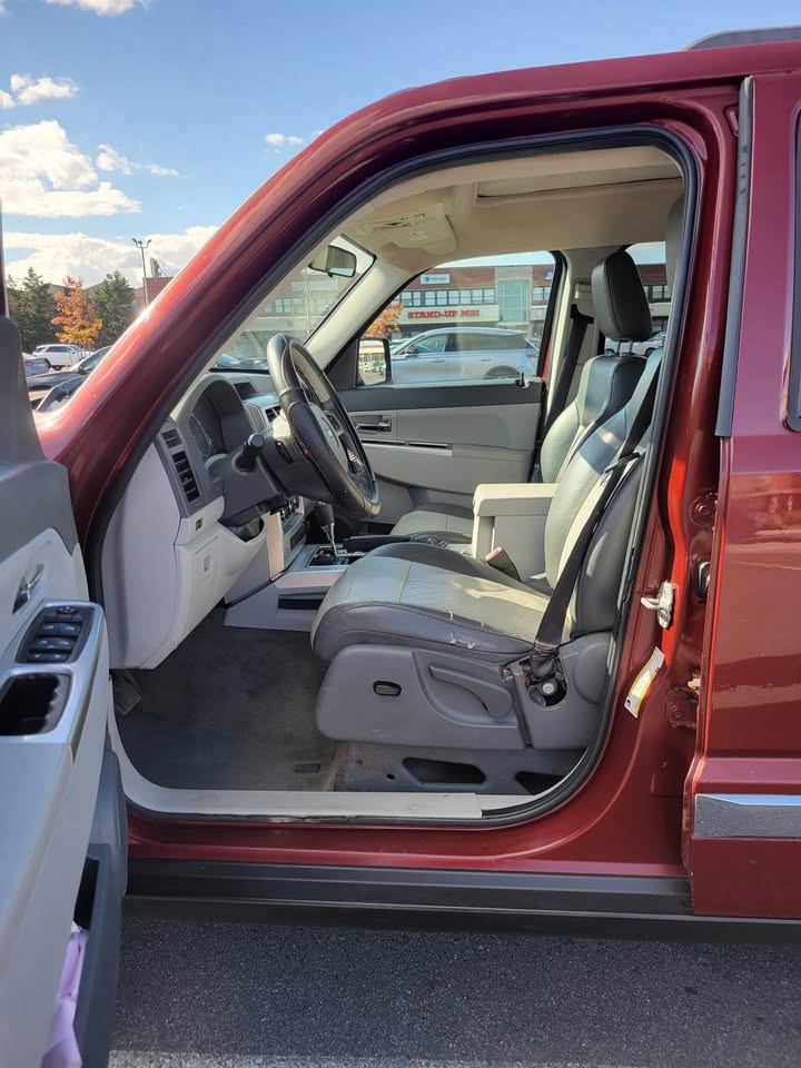 2008 Jeep Liberty · Limited Sport Utility 4D - photo 4