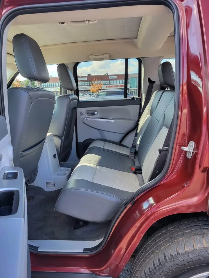 2008 Jeep Liberty · Limited Sport Utility 4D image indicator(6)