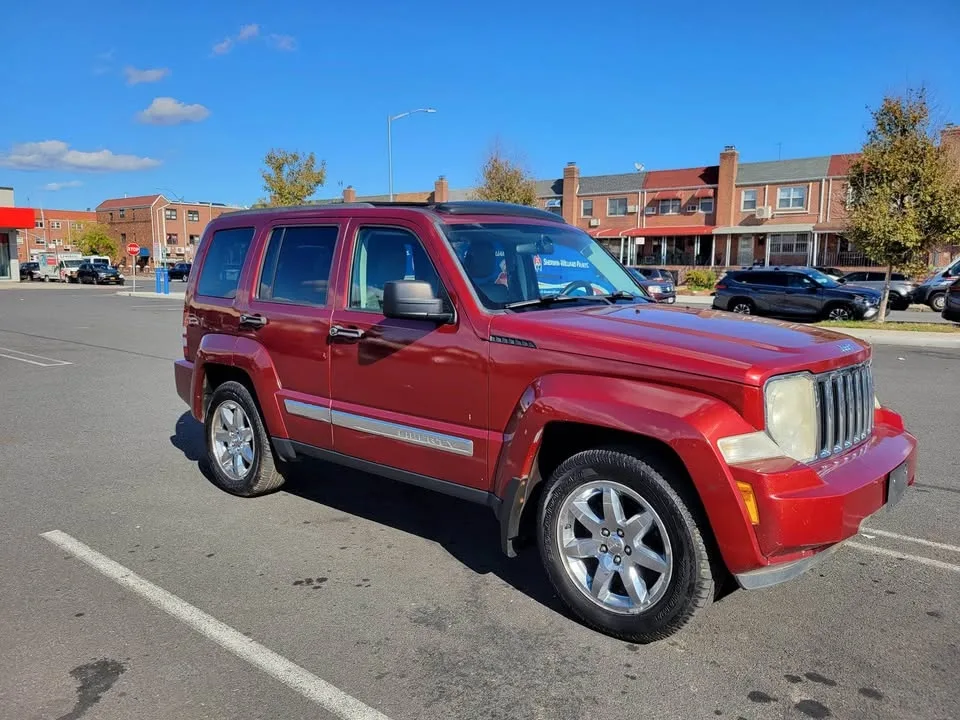 2008 Jeep Liberty · Limited Sport Utility 4D image indicator(8)