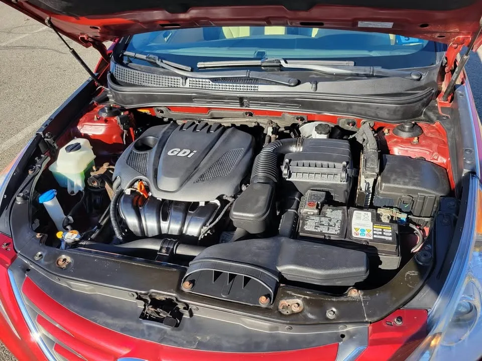 2014 Hyundai Sonata · GLS Sedan 4D image indicator(2)