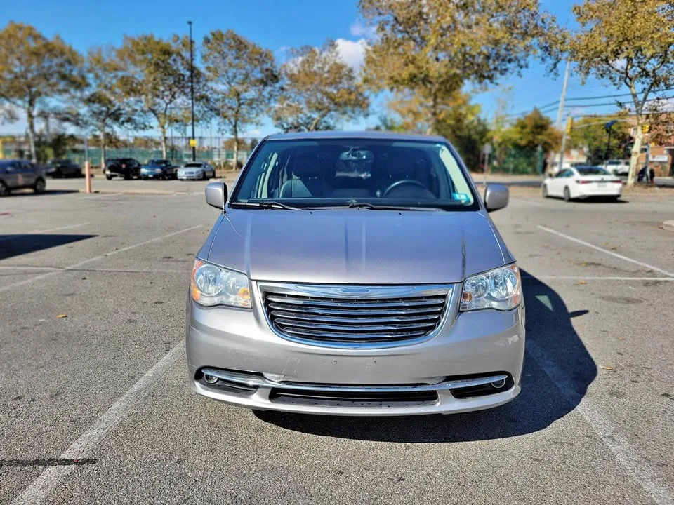 2016 Chrysler Town & Country Touring Minivan