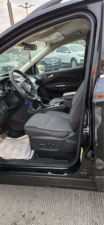 2018 Ford Escape · SE Sport Utility 4D - photo 4