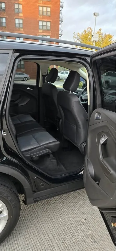 2018 Ford Escape · SE Sport Utility 4D image indicator(6)