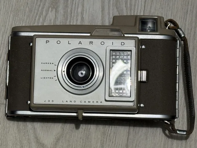 Polaroid J33 Land Camera with Case image indicator(2)
