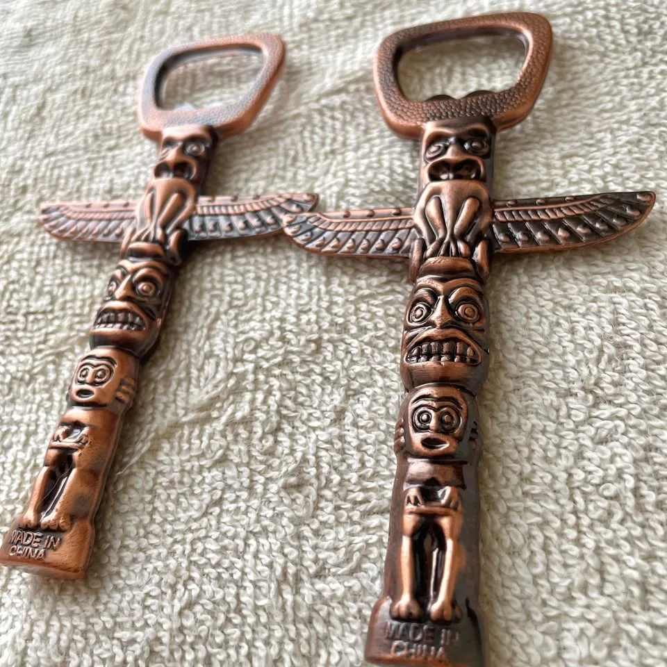 Set of 2🇨🇦Canada Maple Leaf Copper Totem Bottle Openers image indicator(4)