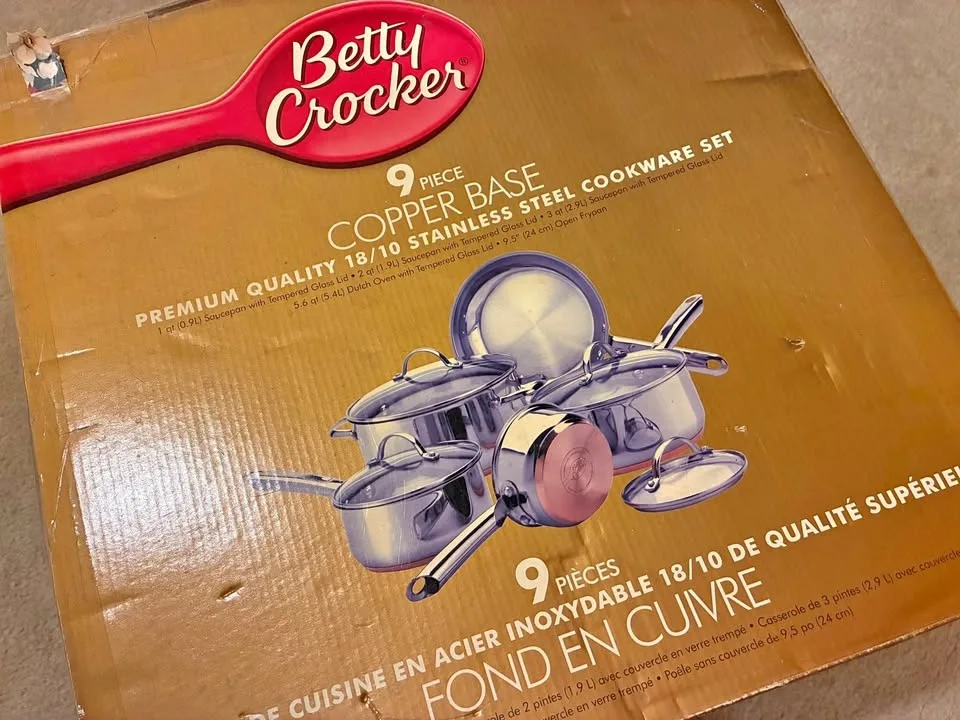 Betty Crocker 9 pieces Copper Base cookware set