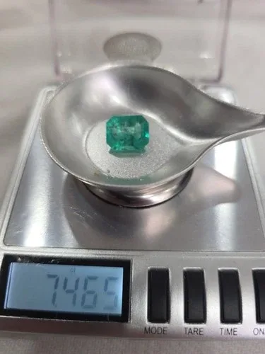 7.46 Loose Natural Colombian Emerald image indicator(8)