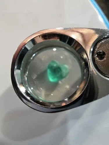 Colombian Heart Emerald Gemstone image indicator(7)