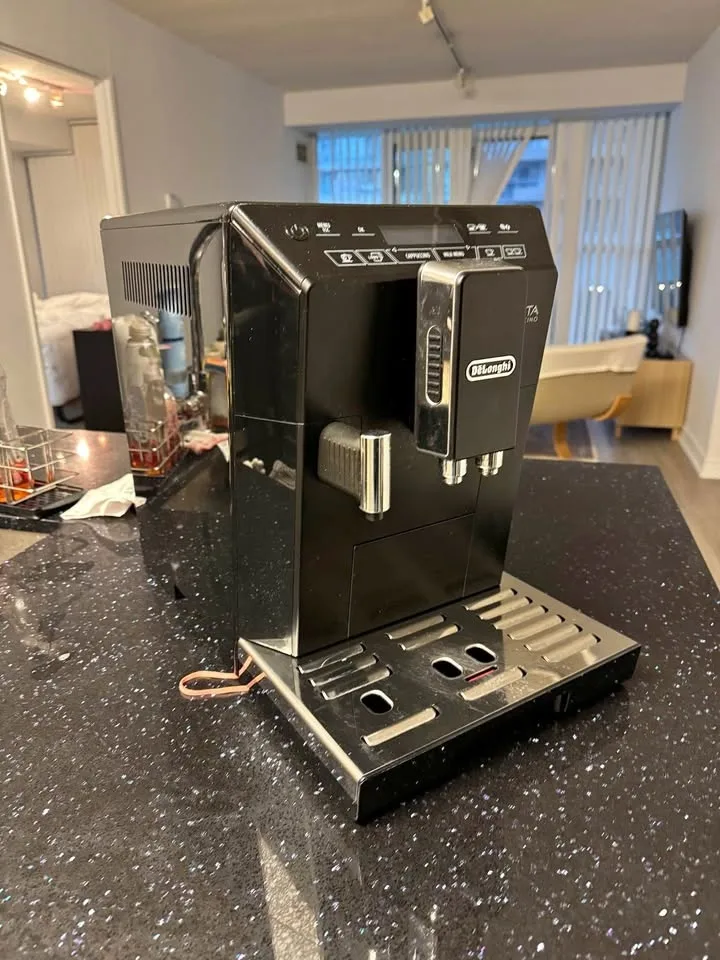 Eletta Super Automatic Espresso Machine, Black - DeLonghi