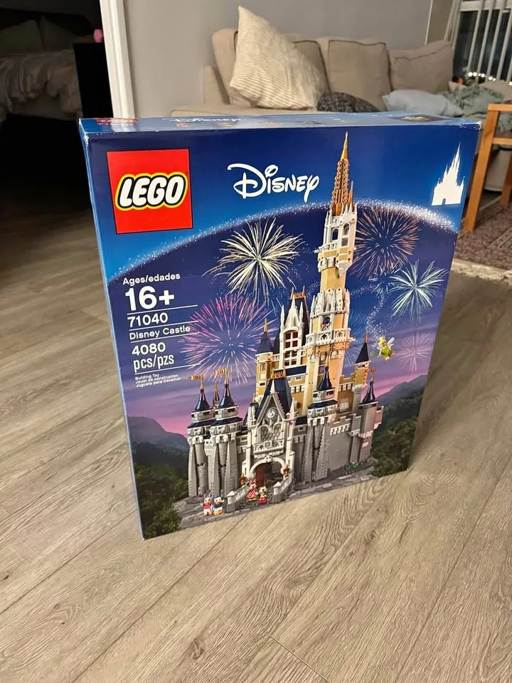 Lego Disney castle sealed - 71040