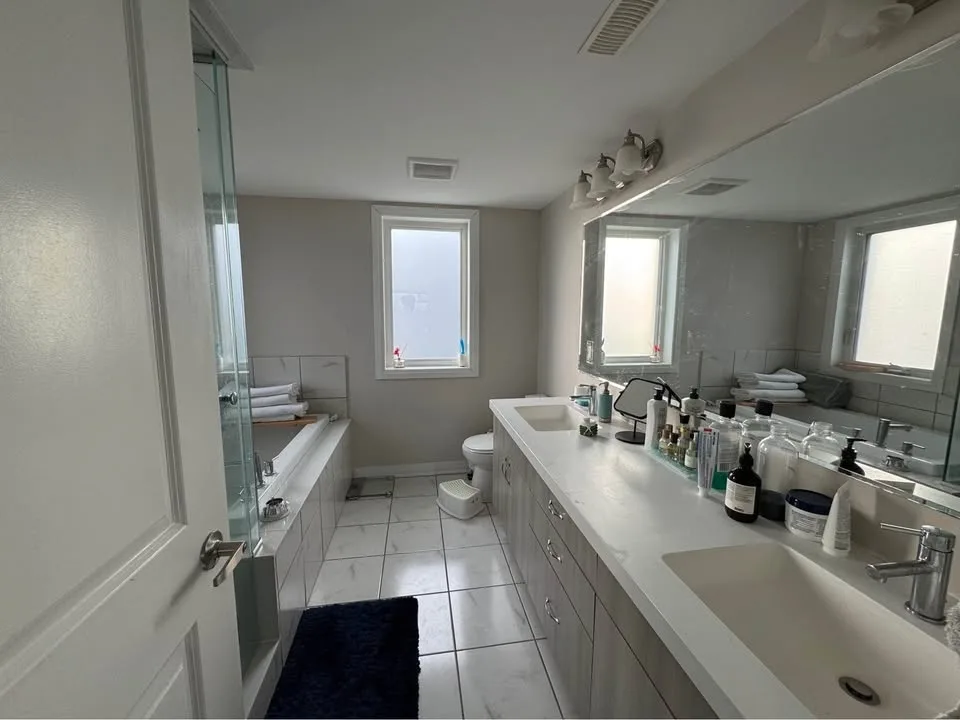 Private room for rent image indicator(7)