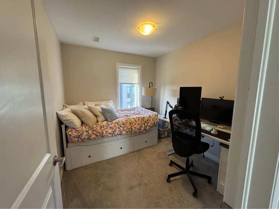 Private room for rent image indicator(10)