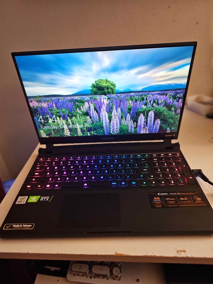 Gigabyte Aorus 15G RTX 3080 Gaming Laptop - photo 2